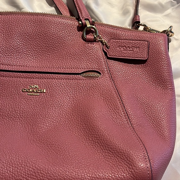 COACH pink purse with dust bag ! Used once and in awesome condition - Picture 10 of 10